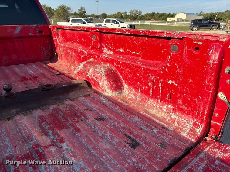 image for item IE9190 2011 Chevrolet Silverado 3500HD Crew Cab pickup truck