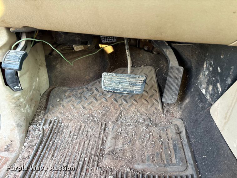 image for item IE9190 2011 Chevrolet Silverado 3500HD Crew Cab pickup truck