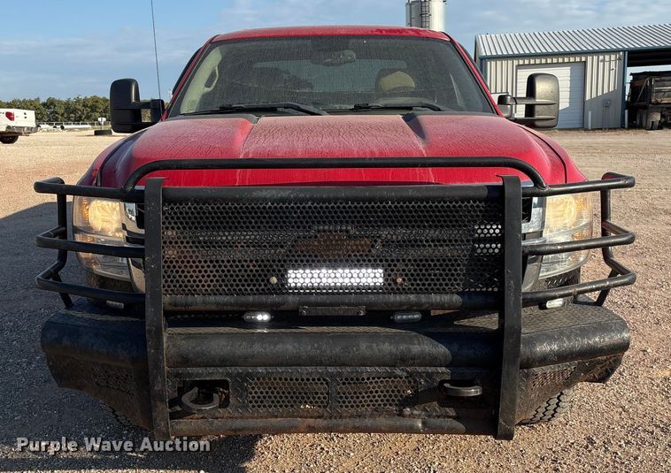 image for item IE9191 2011 Chevrolet Silverado 3500HD Crew Cab pickup truck