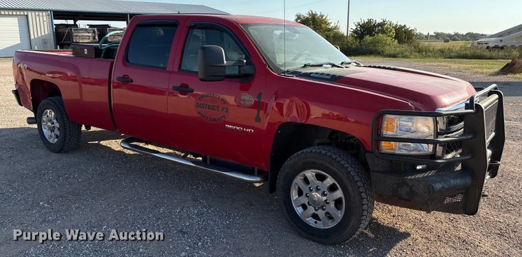 image for item IE9191 2011 Chevrolet Silverado 3500HD Crew Cab pickup truck