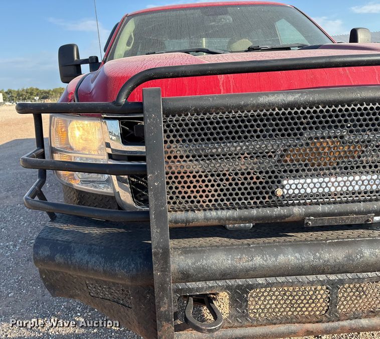 image for item IE9191 2011 Chevrolet Silverado 3500HD Crew Cab pickup truck