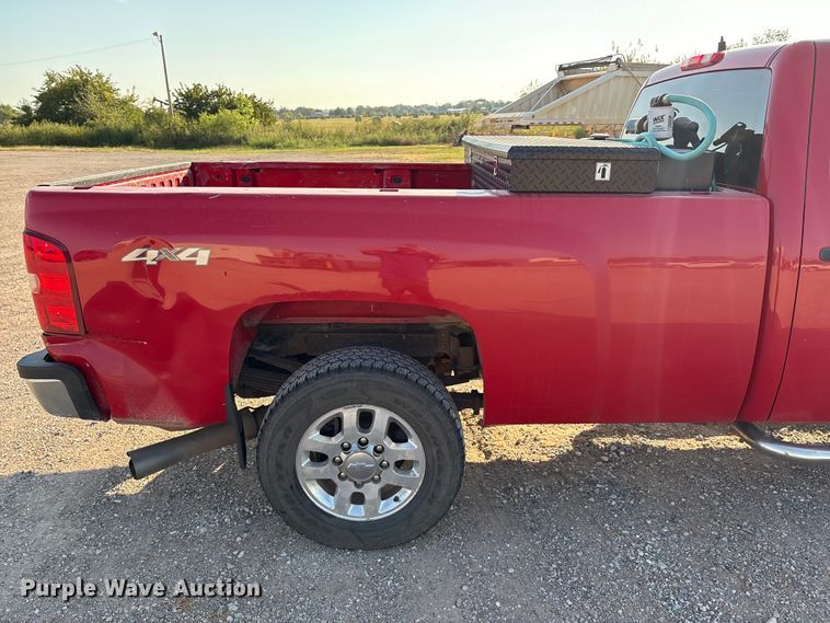 image for item IE9191 2011 Chevrolet Silverado 3500HD Crew Cab pickup truck