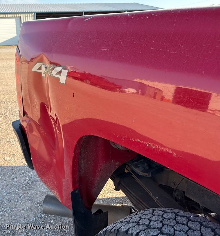 image for item IE9191 2011 Chevrolet Silverado 3500HD Crew Cab pickup truck