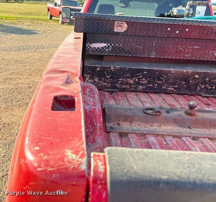 image for item IE9191 2011 Chevrolet Silverado 3500HD Crew Cab pickup truck