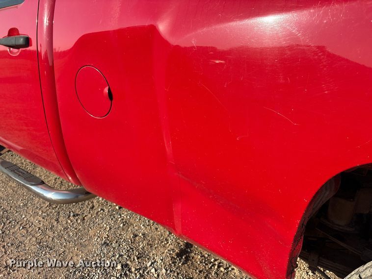 image for item IE9191 2011 Chevrolet Silverado 3500HD Crew Cab pickup truck