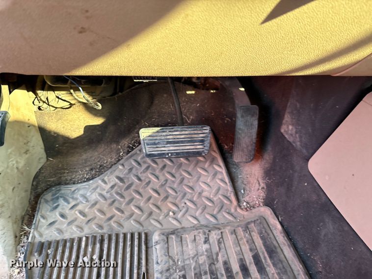 image for item IE9191 2011 Chevrolet Silverado 3500HD Crew Cab pickup truck