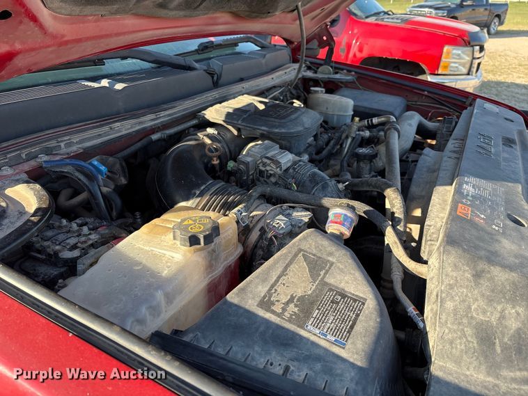 image for item IE9191 2011 Chevrolet Silverado 3500HD Crew Cab pickup truck