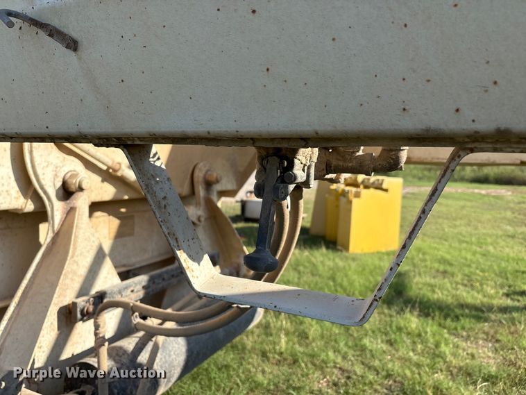 image for item IE9194 2014 CTS BDT-40 LW bottom dump trailer