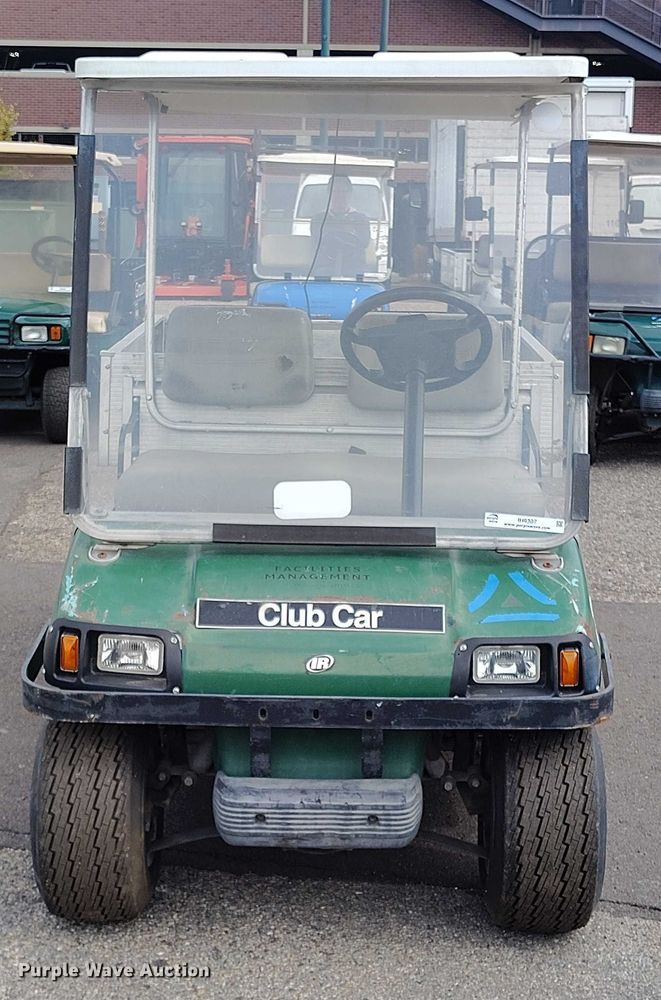 image for item IH9307 2004 Club Car 800 2 golf cart