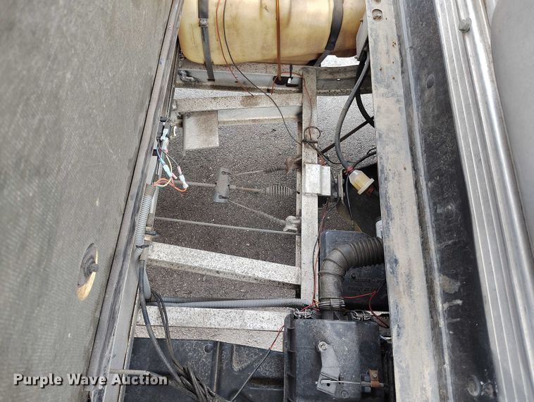 image for item IH9307 2004 Club Car 800 2 golf cart