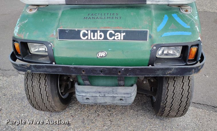 image for item IH9307 2004 Club Car 800 2 golf cart