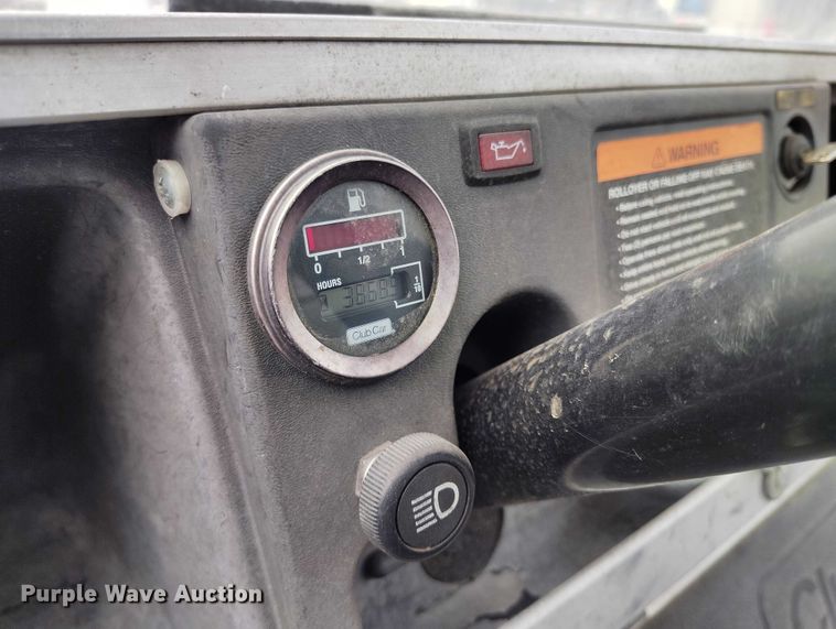 image for item IH9307 2004 Club Car 800 2 golf cart