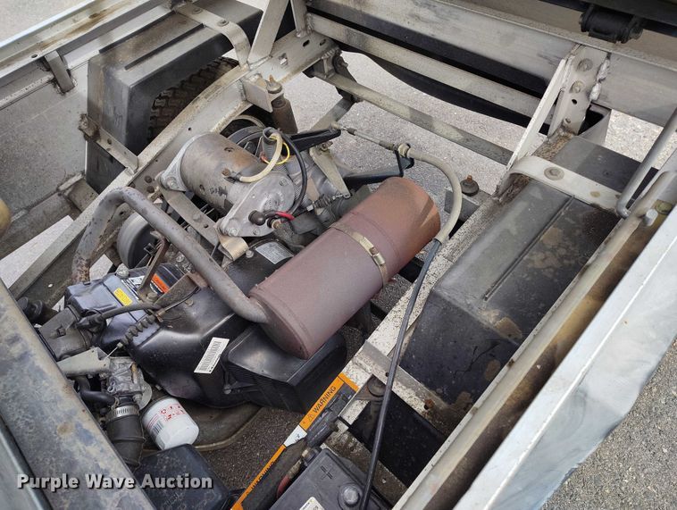 image for item IH9307 2004 Club Car 800 2 golf cart