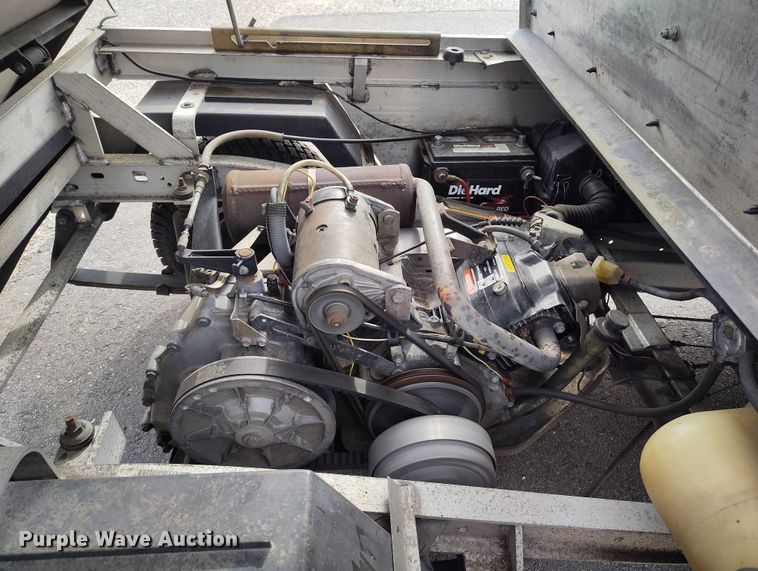 image for item IH9307 2004 Club Car 800 2 golf cart