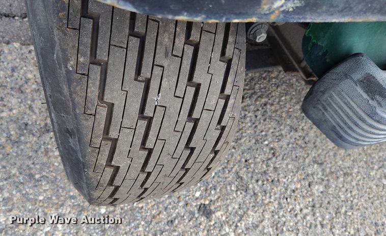 image for item IH9307 2004 Club Car 800 2 golf cart