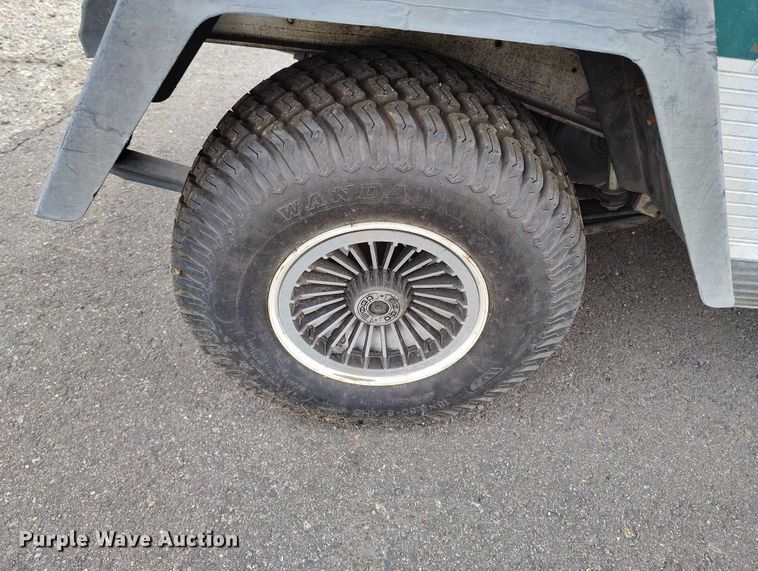 image for item IH9307 2004 Club Car 800 2 golf cart