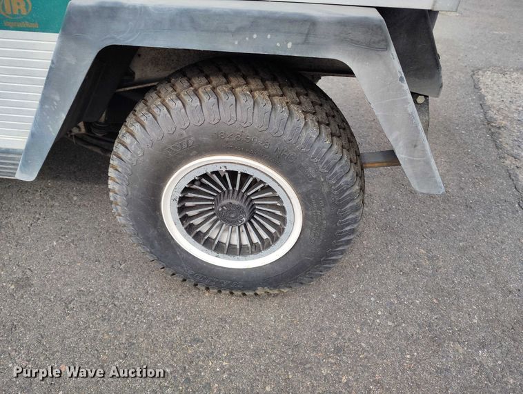 image for item IH9307 2004 Club Car 800 2 golf cart