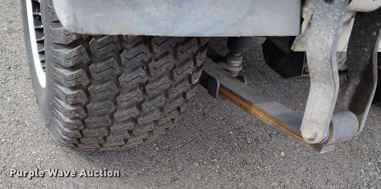 image for item IH9307 2004 Club Car 800 2 golf cart