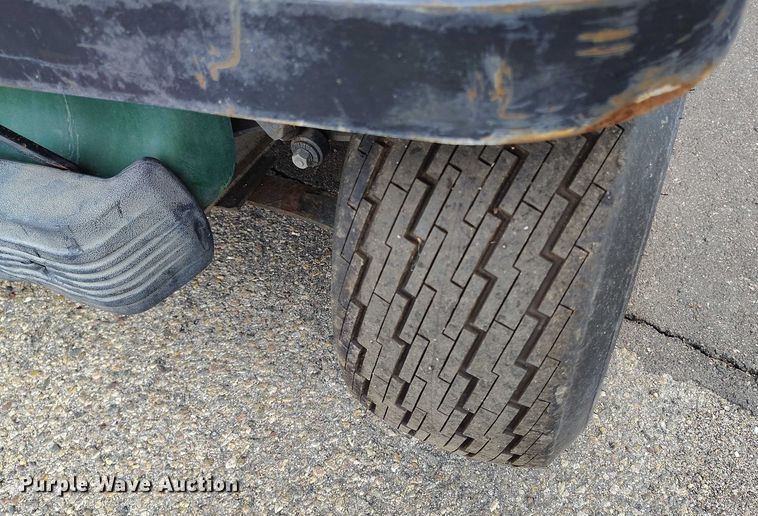 image for item IH9307 2004 Club Car 800 2 golf cart