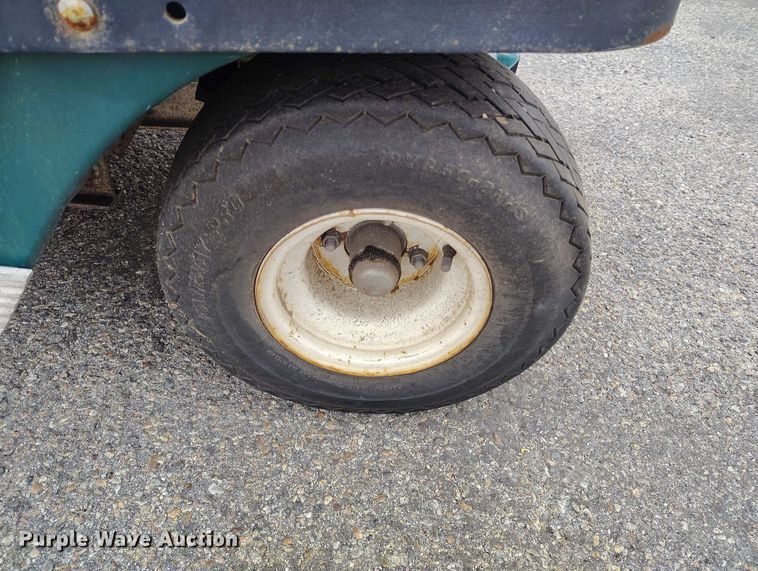 image for item IH9309 2008 Club Car 800 2 golf cart