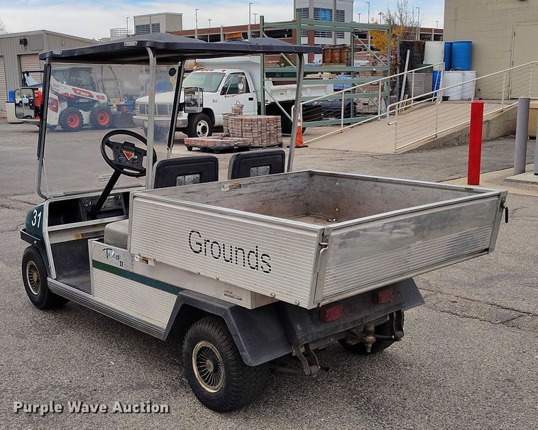 image for item IH9310 1999 Club Car 800 2 golf cart