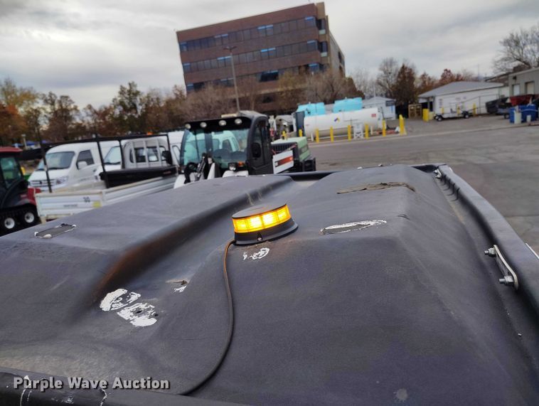 image for item IH9310 1999 Club Car 800 2 golf cart