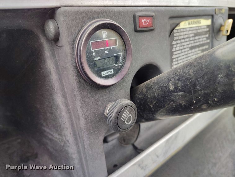 image for item IH9310 1999 Club Car 800 2 golf cart