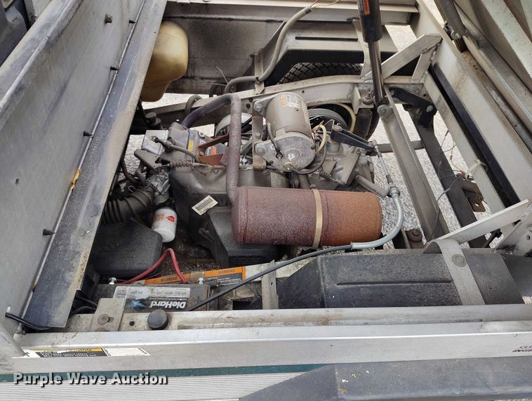 image for item IH9310 1999 Club Car 800 2 golf cart