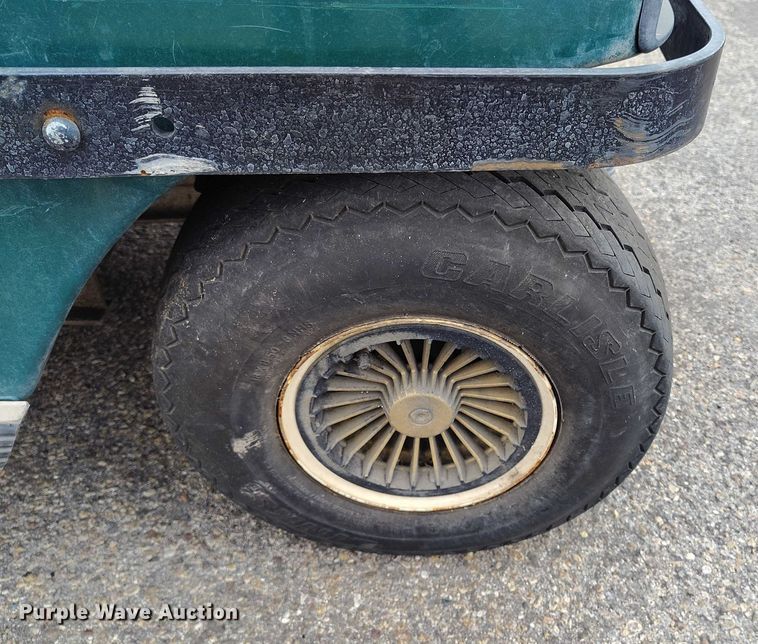 image for item IH9310 1999 Club Car 800 2 golf cart