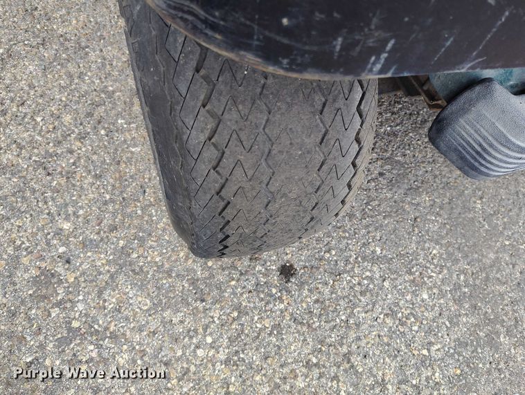 image for item IH9310 1999 Club Car 800 2 golf cart