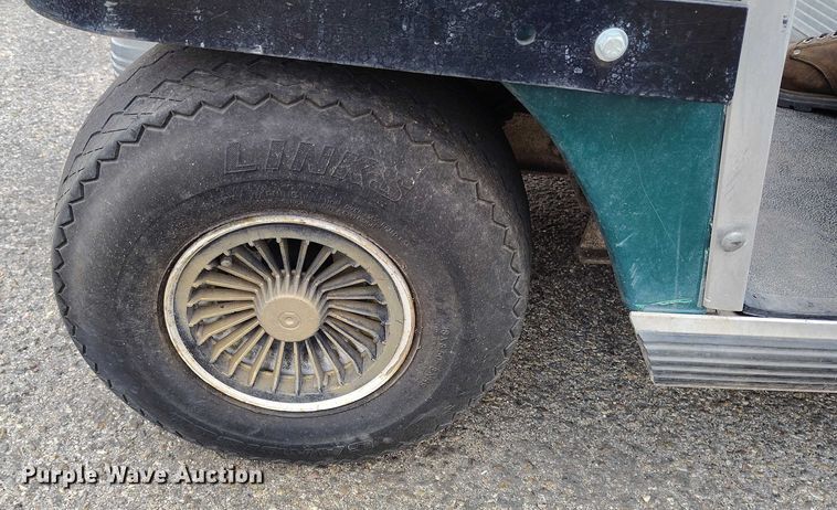 image for item IH9310 1999 Club Car 800 2 golf cart