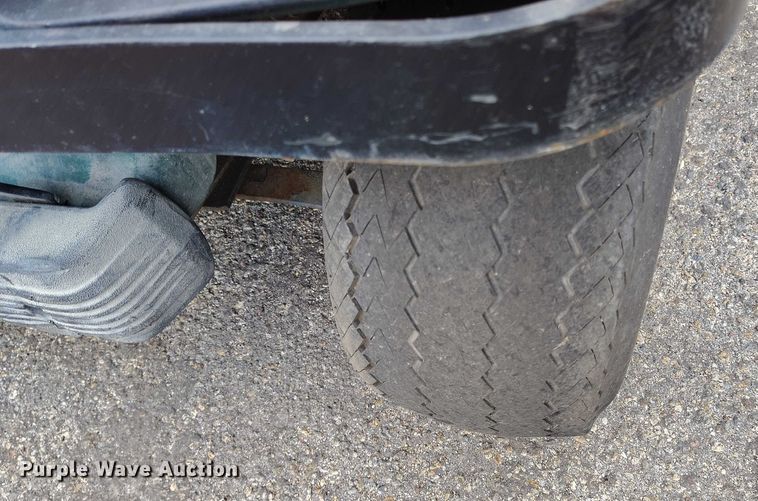 image for item IH9310 1999 Club Car 800 2 golf cart