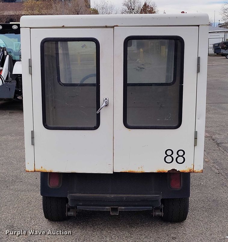 image for item IH9311 2002 EZ-GO Workhorse 1000E golf cart