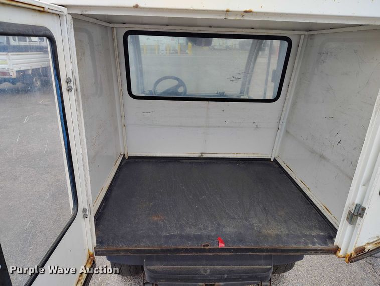 image for item IH9311 2002 EZ-GO Workhorse 1000E golf cart