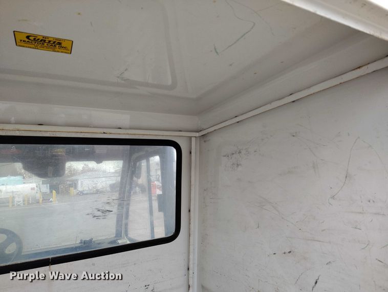 image for item IH9311 2002 EZ-GO Workhorse 1000E golf cart