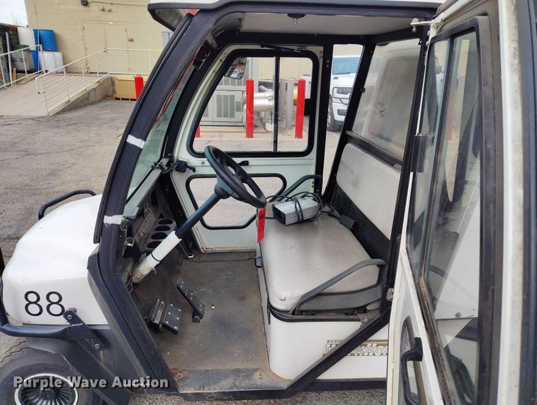 image for item IH9311 2002 EZ-GO Workhorse 1000E golf cart