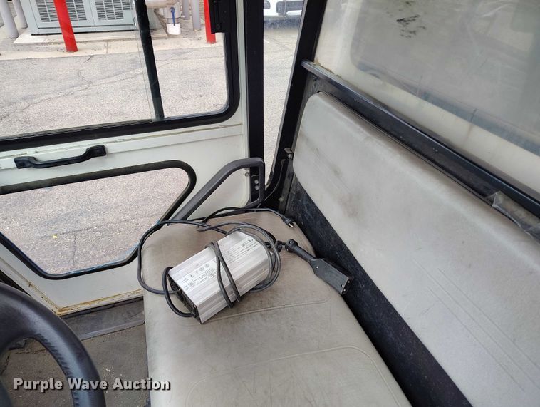 image for item IH9311 2002 EZ-GO Workhorse 1000E golf cart