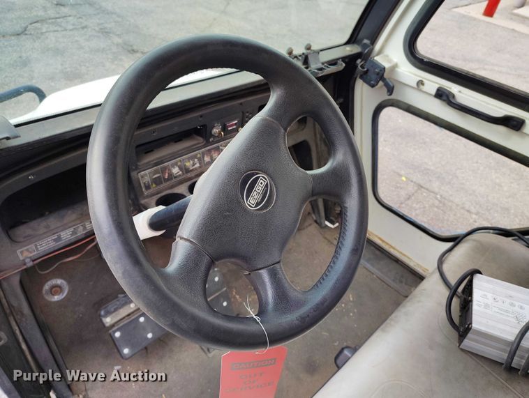 image for item IH9311 2002 EZ-GO Workhorse 1000E golf cart