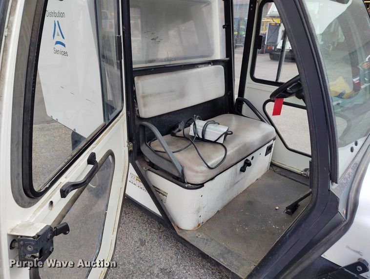 image for item IH9311 2002 EZ-GO Workhorse 1000E golf cart