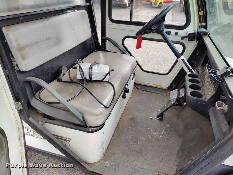 image for item IH9311 2002 EZ-GO Workhorse 1000E golf cart