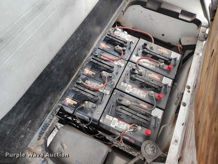 image for item IH9311 2002 EZ-GO Workhorse 1000E golf cart