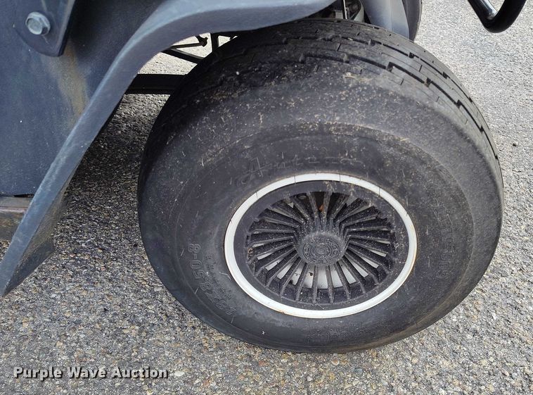 image for item IH9311 2002 EZ-GO Workhorse 1000E golf cart