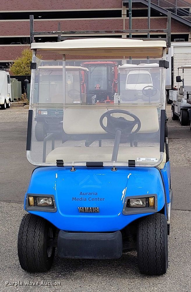 image for item IH9314 1999 Yamaha golf cart