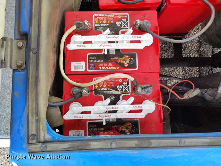 image for item IH9314 1999 Yamaha golf cart