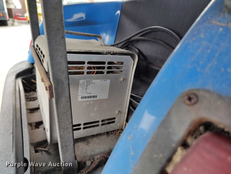 image for item IH9314 1999 Yamaha golf cart