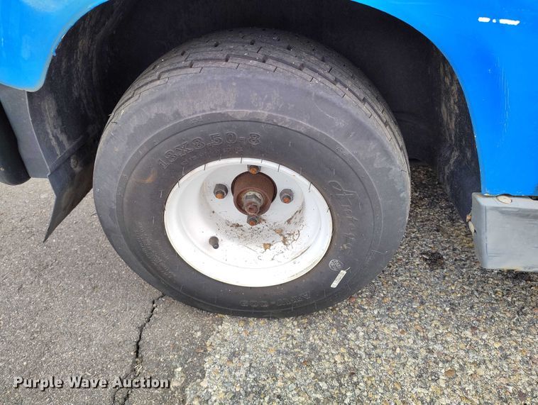 image for item IH9314 1999 Yamaha golf cart