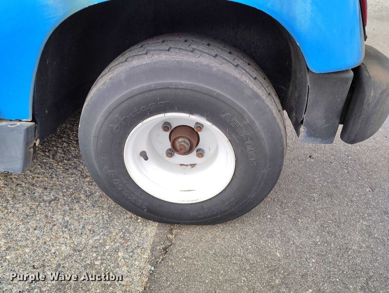 image for item IH9314 1999 Yamaha golf cart