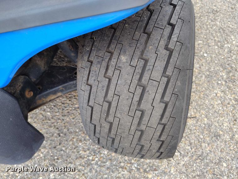 image for item IH9314 1999 Yamaha golf cart