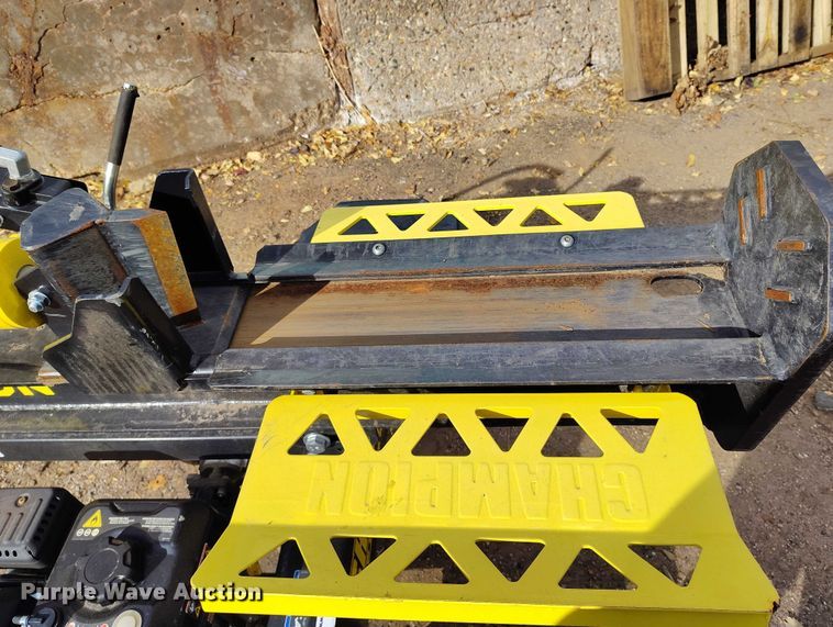image for item IH9319 2022 Champion 100425 log splitter