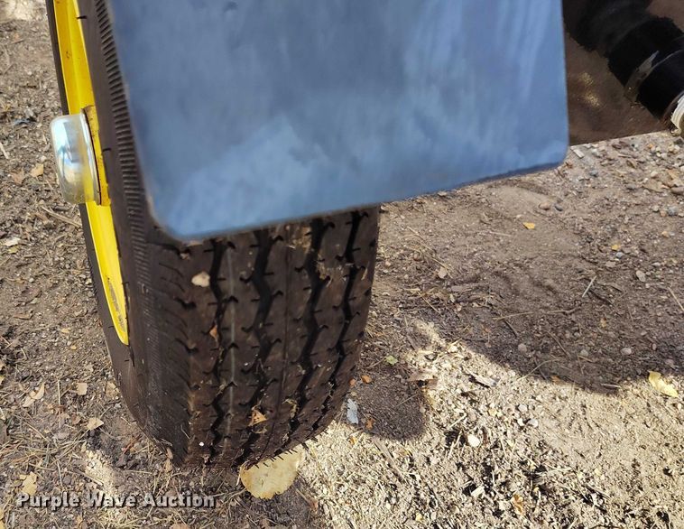 image for item IH9319 2022 Champion 100425 log splitter